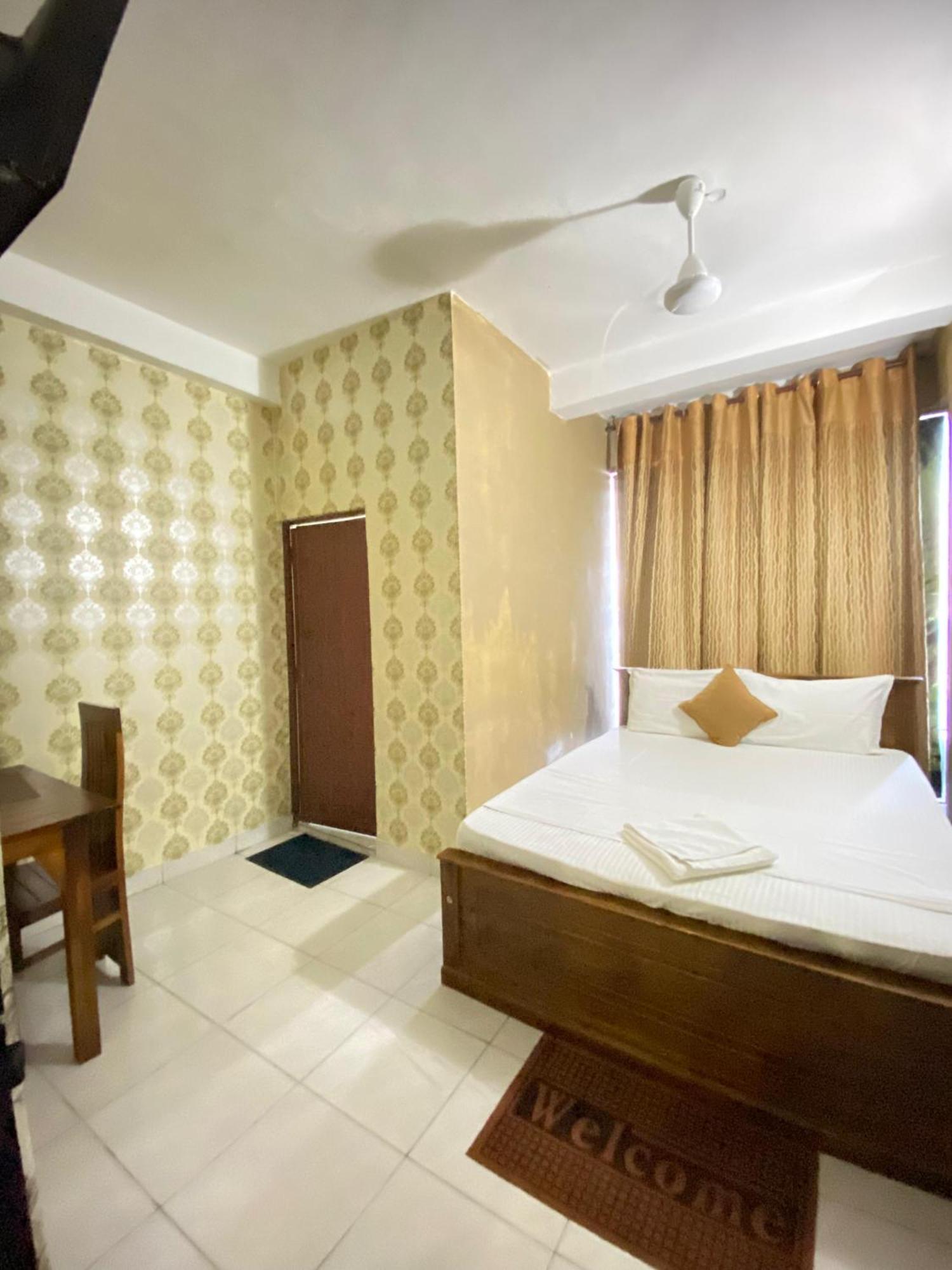 Airport City Hotel Katunayake Exterior photo